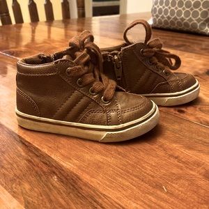 Boys Cat & Jack Sneakers size 6